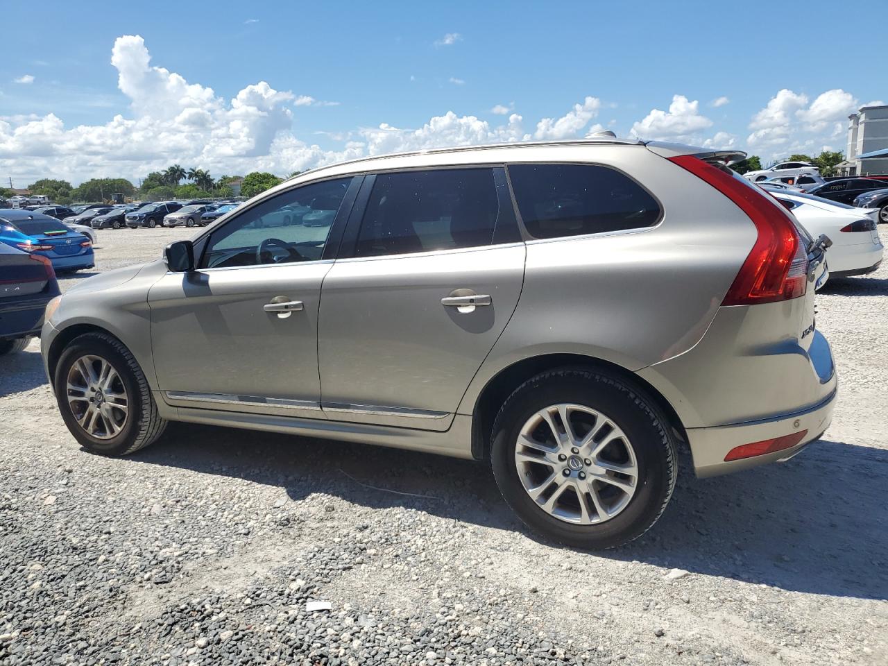 2015 Volvo Xc60 T5 Premier+ VIN: YV440MDC0F2601853 Lot: 63414344