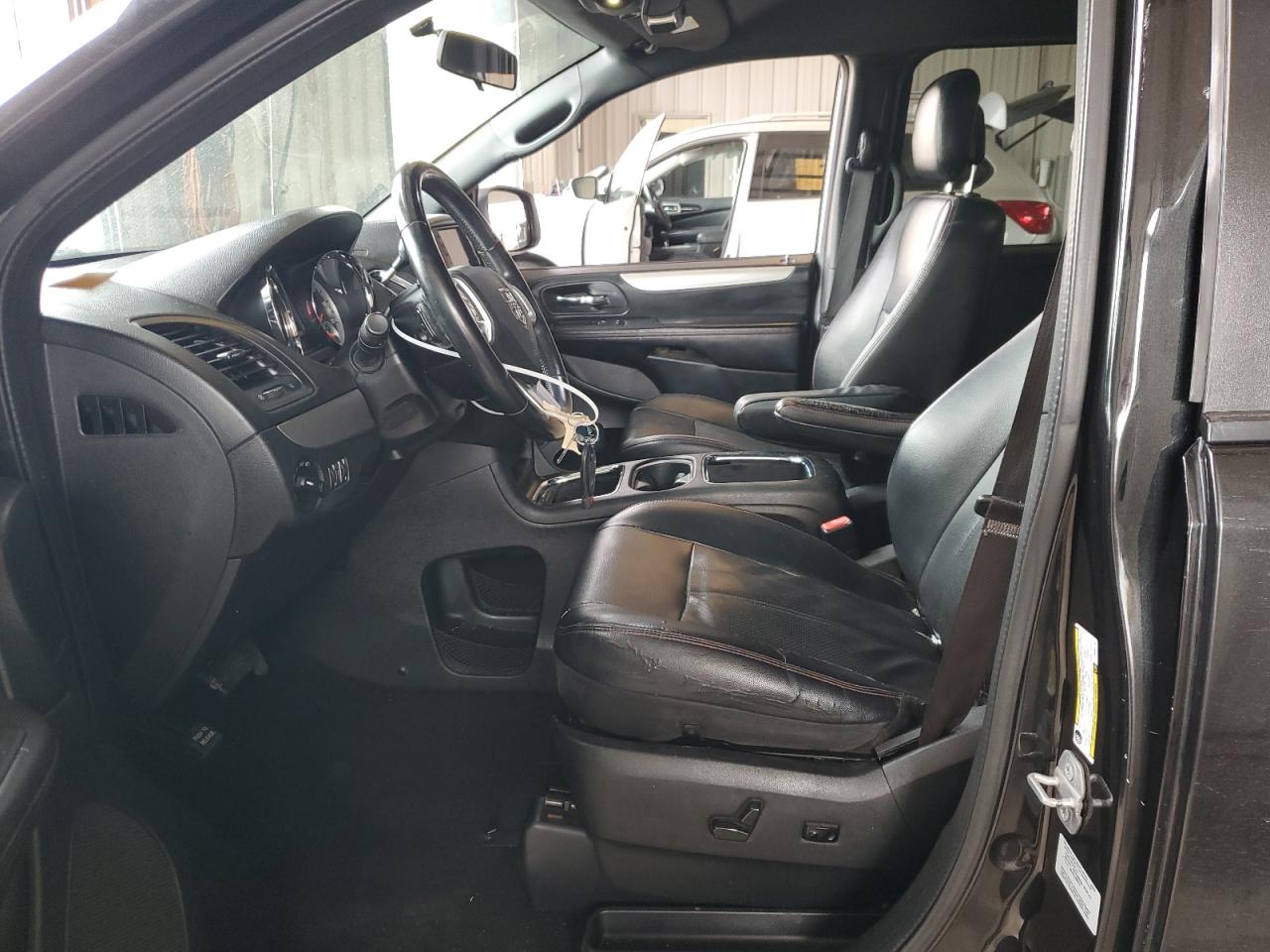 2015 Dodge Grand Caravan R/T VIN: 2C4RDGEG6FR564129 Lot: 64619114