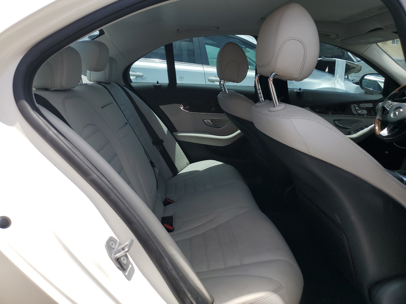 55SWF4JB7JU265628 2018 Mercedes-Benz C 300