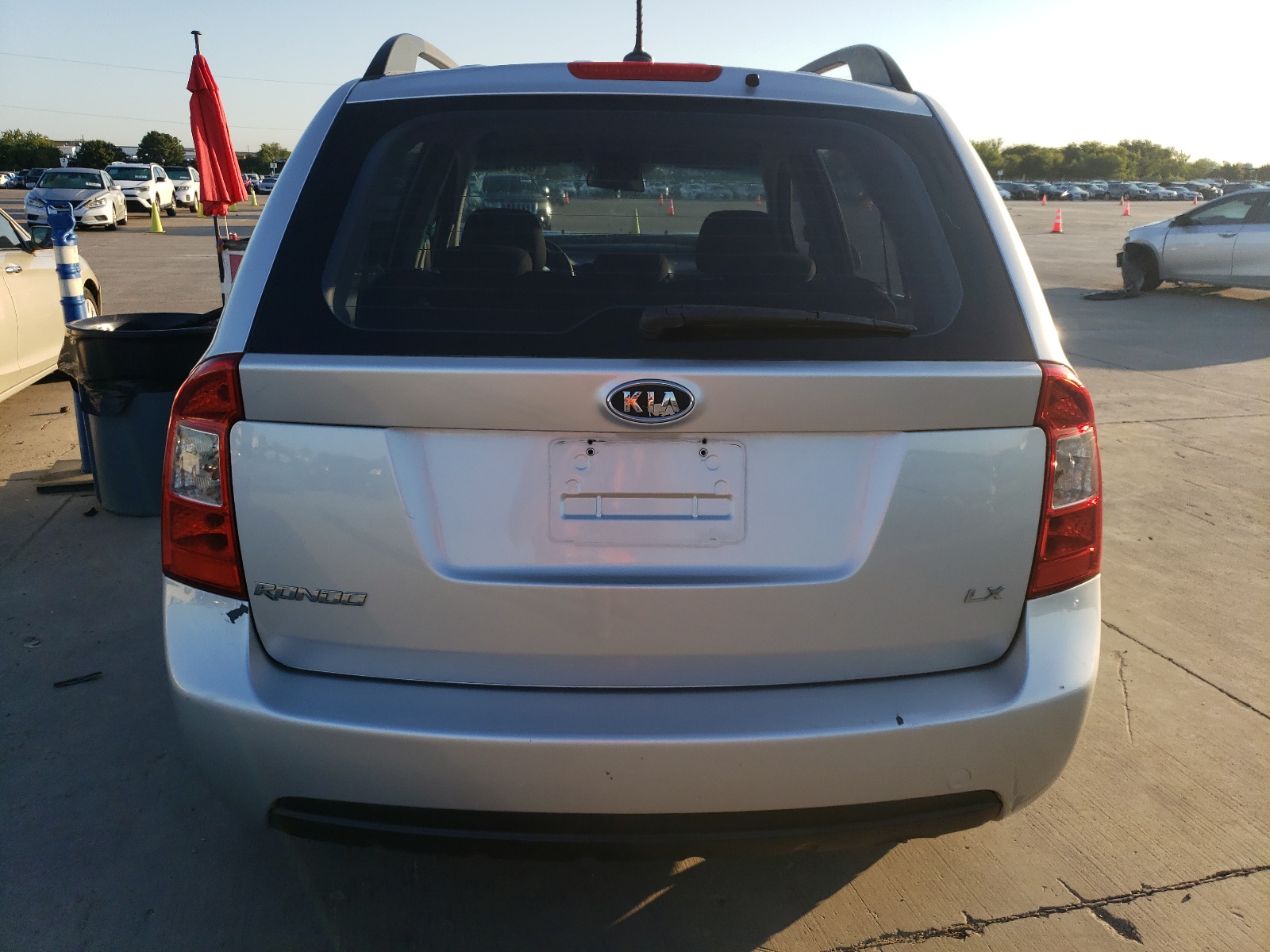 KNAFG528397267091 2009 Kia Rondo Base