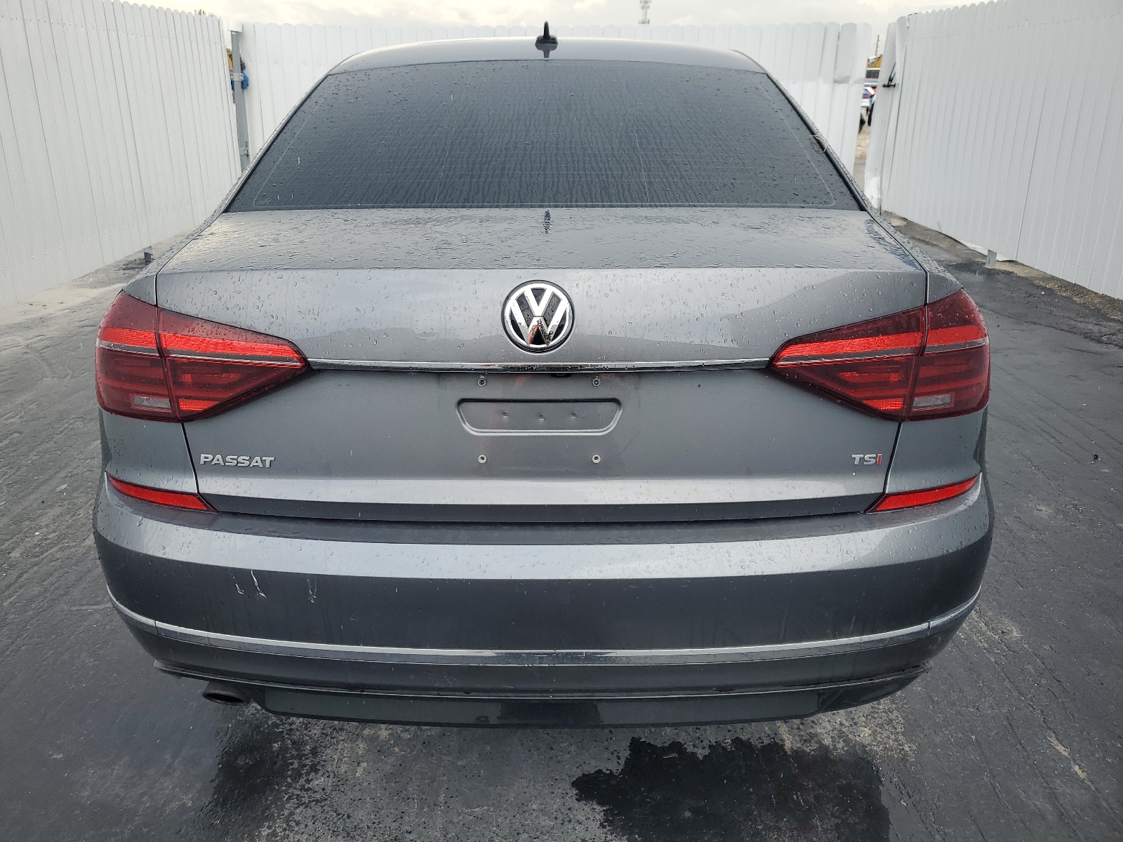 1VWDT7A36HC074072 2017 Volkswagen Passat R-Line