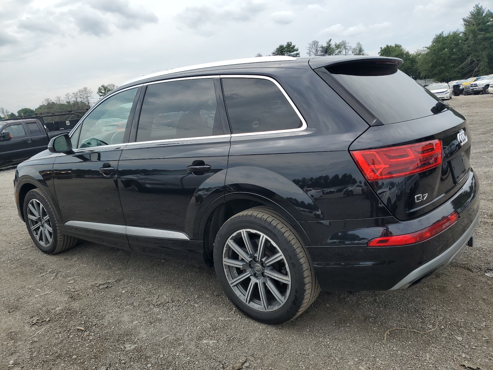 2017 Audi Q7 Premium Plus vin: WA1LAAF72HD012783