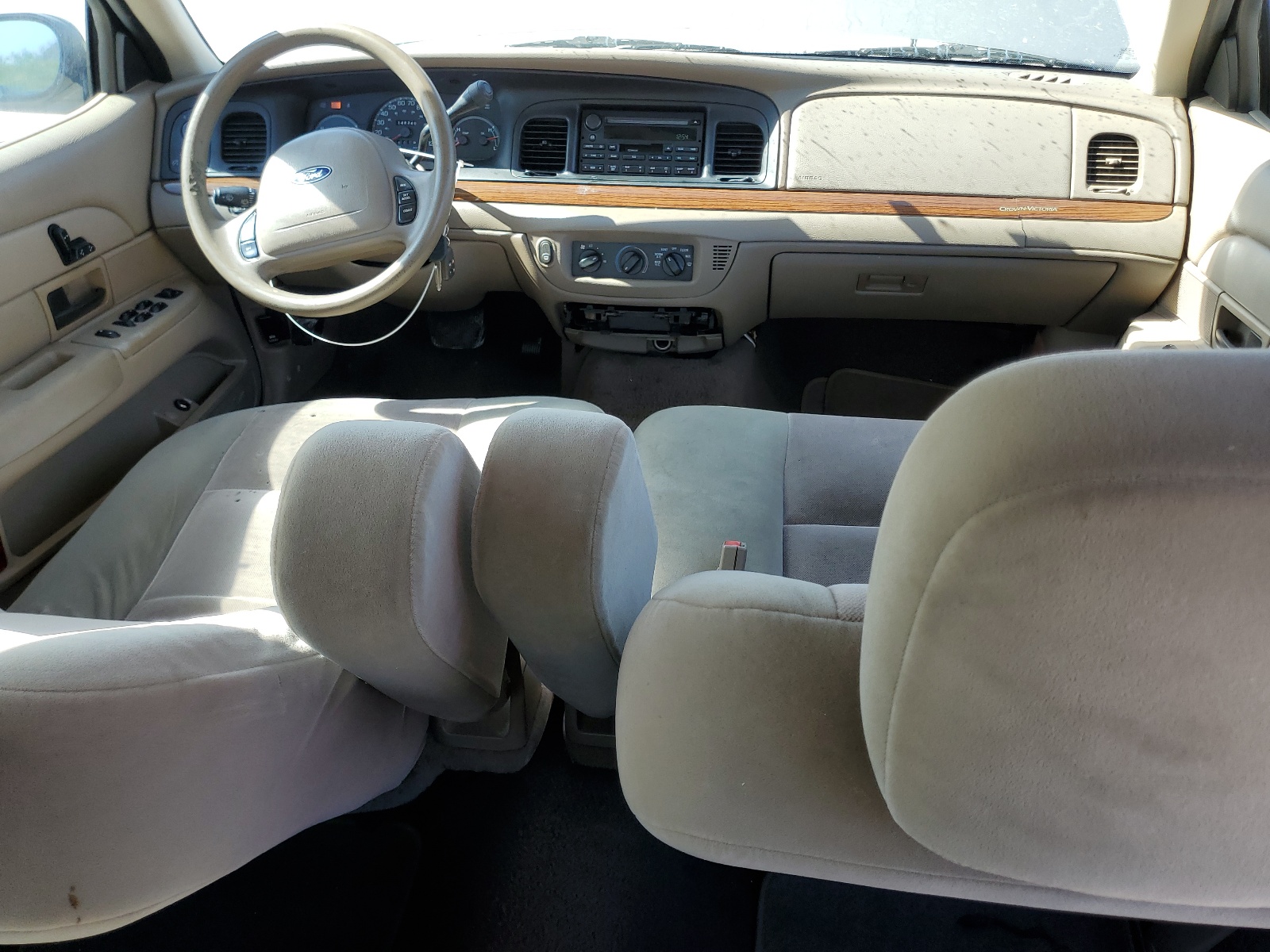 2FAFP73W64X164400 2004 Ford Crown Victoria