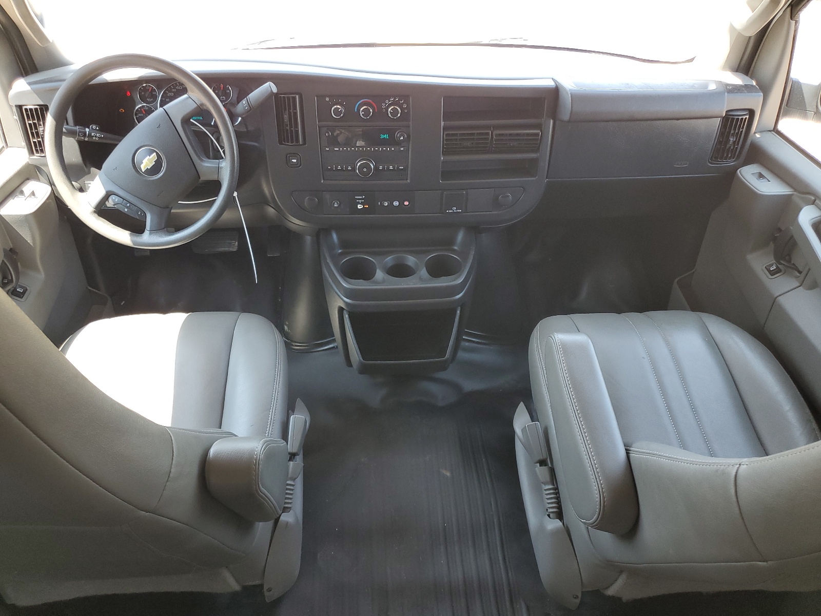 1GCWGBFP6K1224442 2019 Chevrolet Express G2500