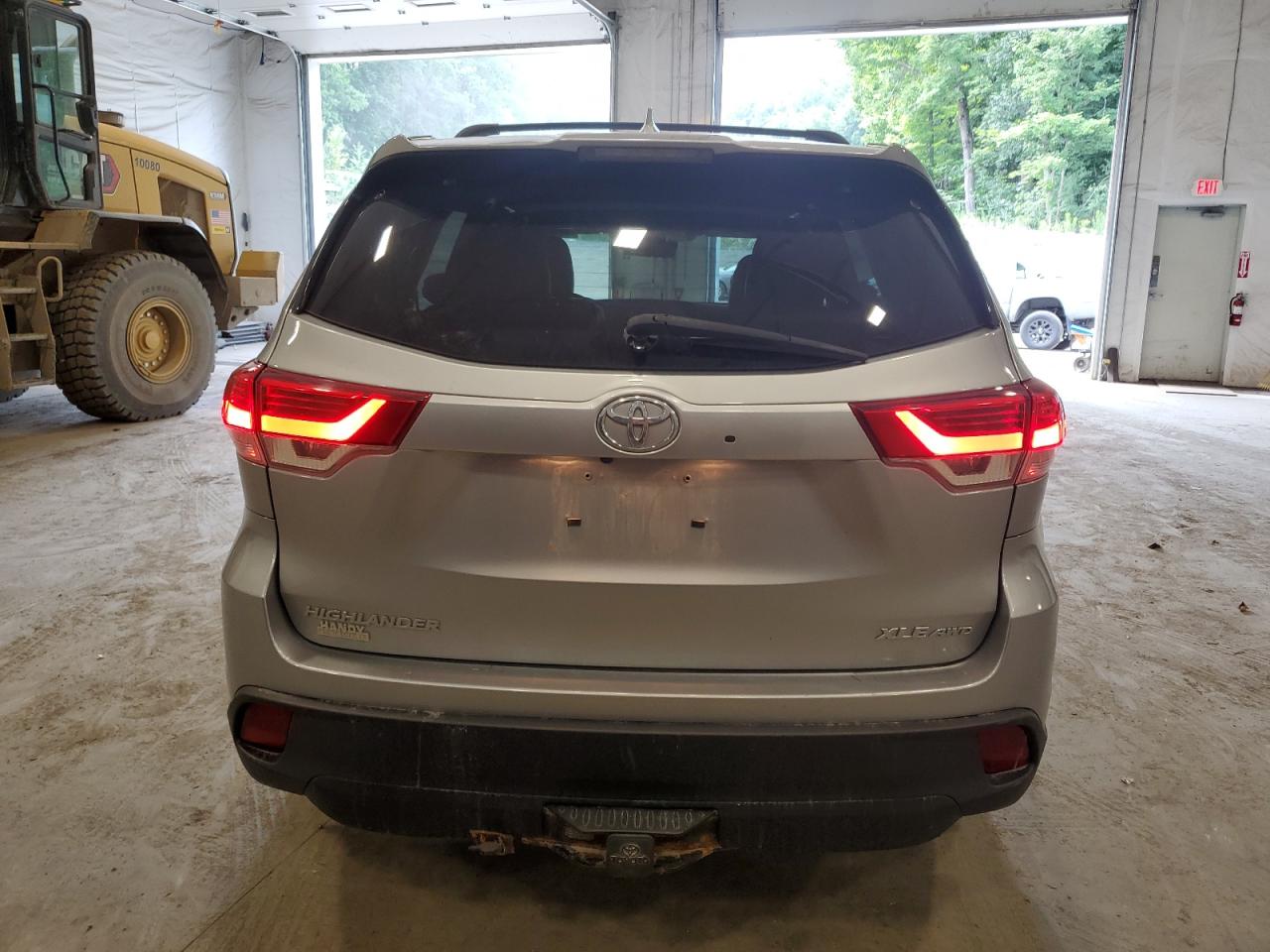 2018 Toyota Highlander Se VIN: 5TDJZRFH4JS542079 Lot: 63827044