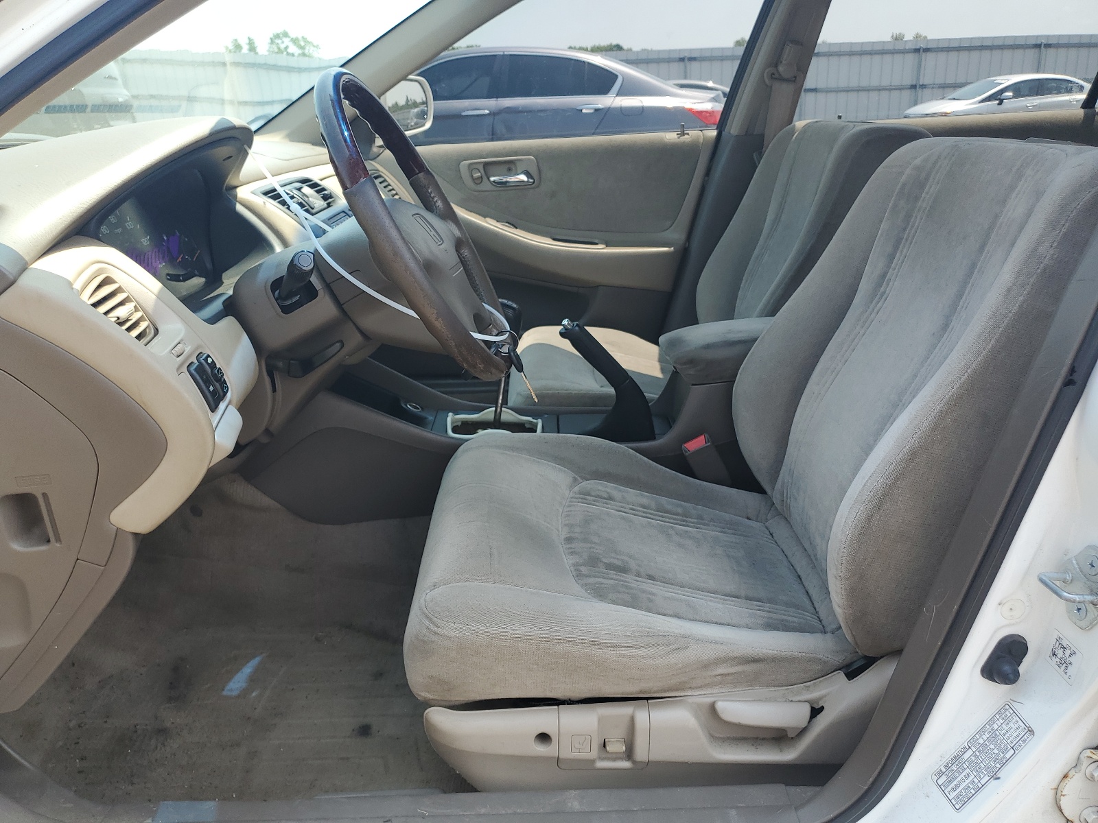 JHMCG6571YC037018 2000 Honda Accord Ex