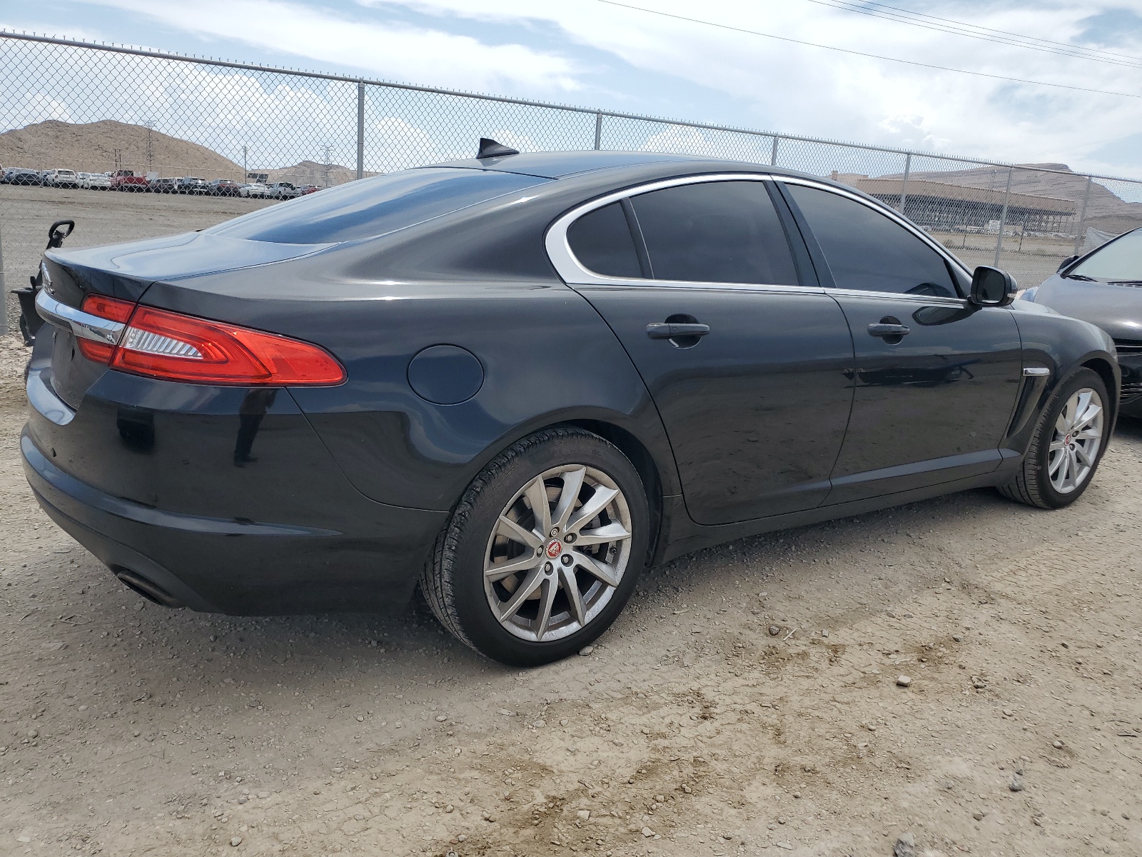 2015 Jaguar Xf 2.0T Premium vin: SAJWA0FS2FPU82424