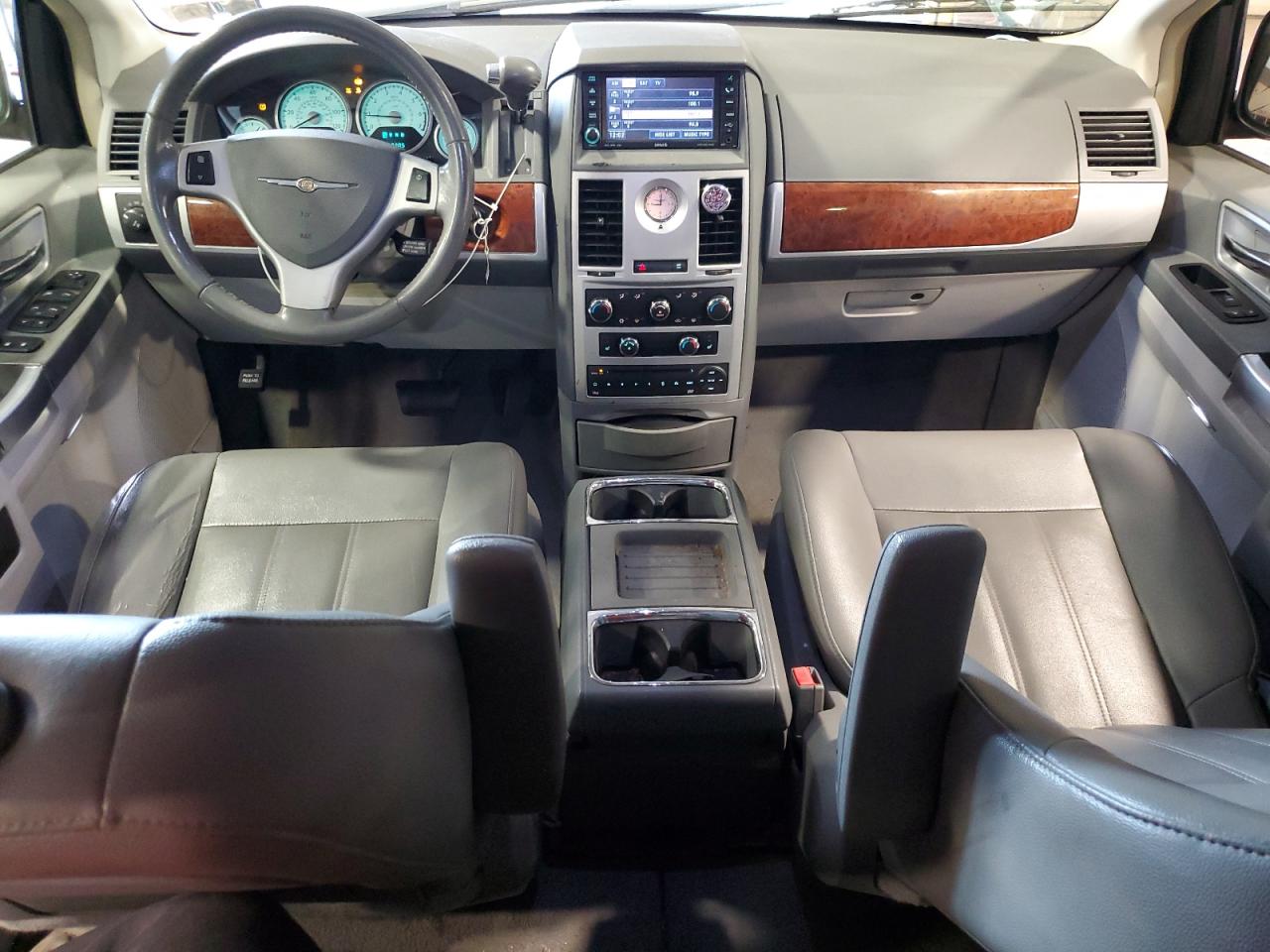 2008 Chrysler Town & Country Touring VIN: 2A8HR54P08R827892 Lot: 64968734