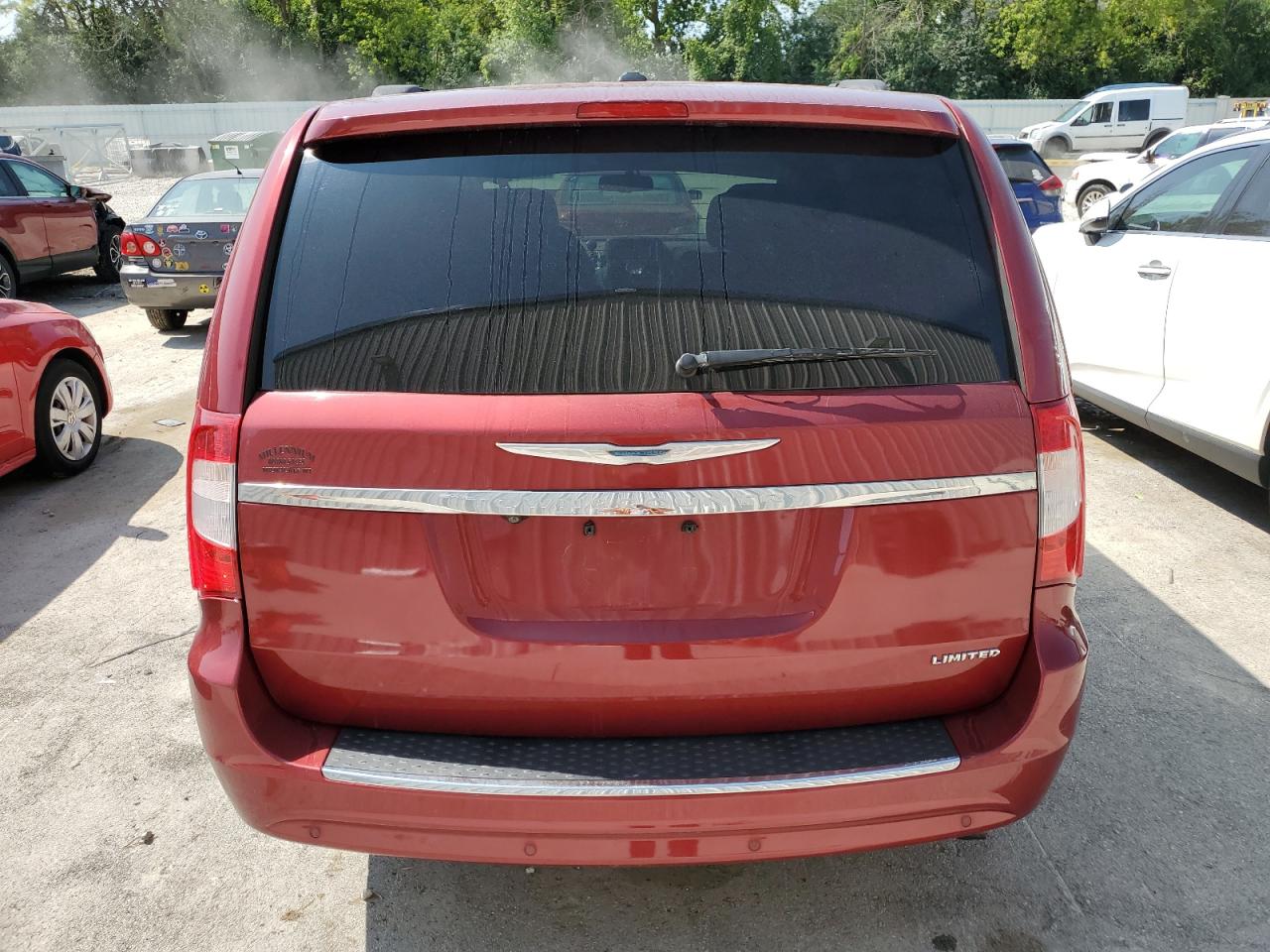 2011 Chrysler Town & Country Limited VIN: 2A4RR6DG8BR712945 Lot: 63863114