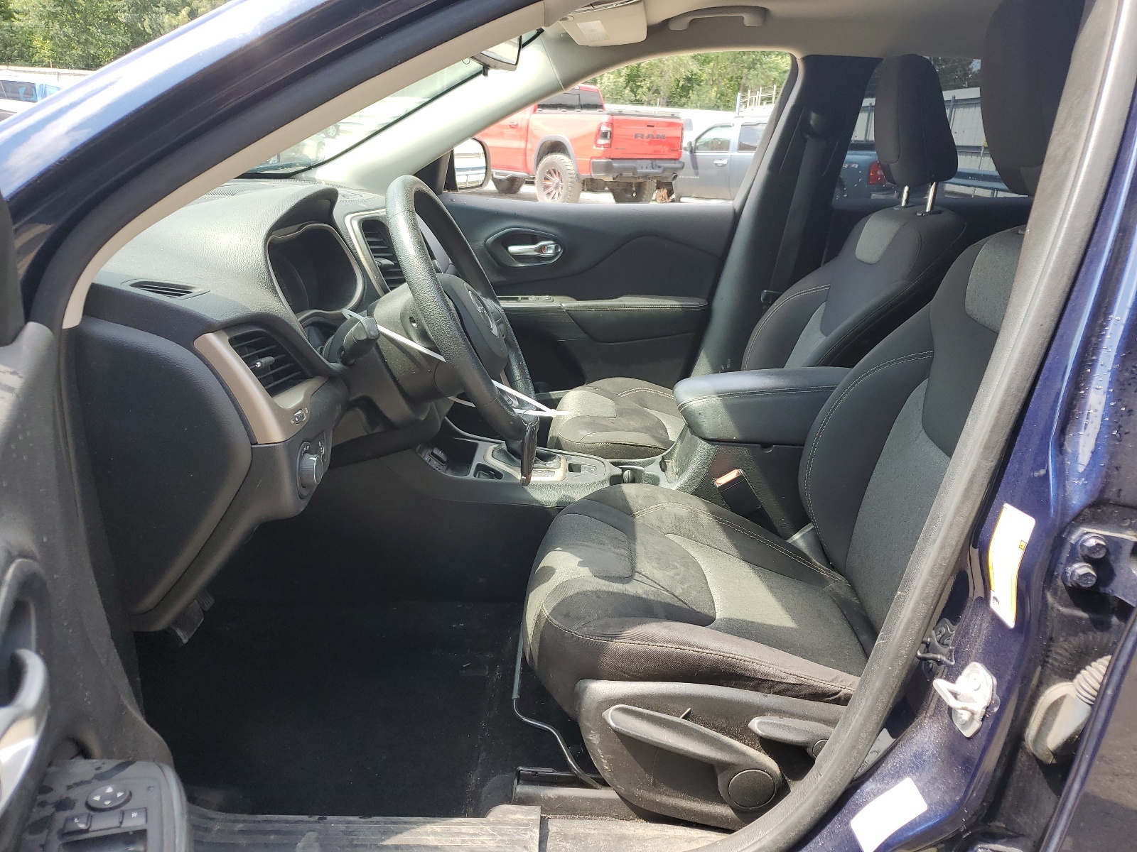 1C4PJLAB5FW590358 2015 Jeep Cherokee Sport