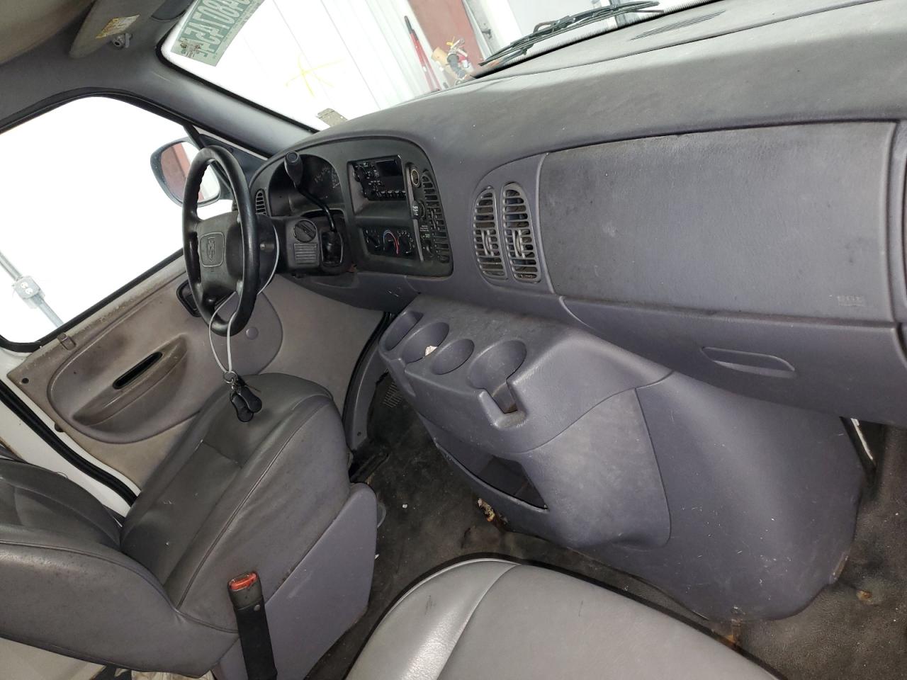 1999 Dodge Ram Van B2500 VIN: 2B7JB21Y8XK531633 Lot: 64807454