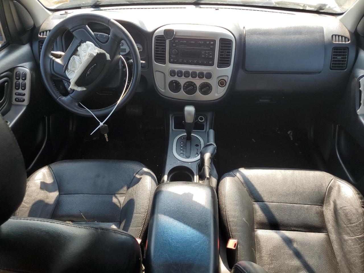 2005 Ford Escape Limited VIN: 1FMCU04165KD53208 Lot: 62406614