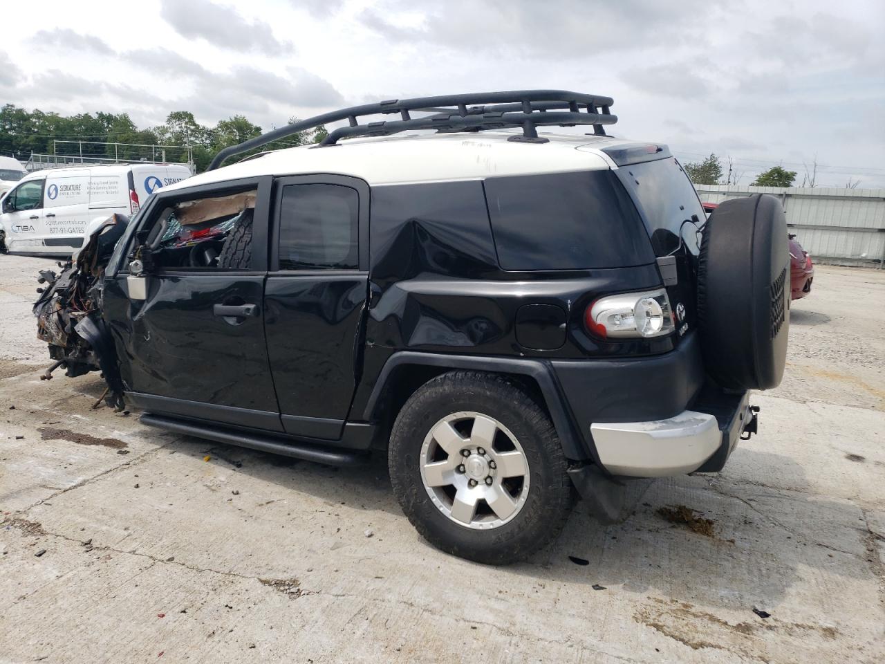 2007 Toyota FJ Cruiser - Image 2