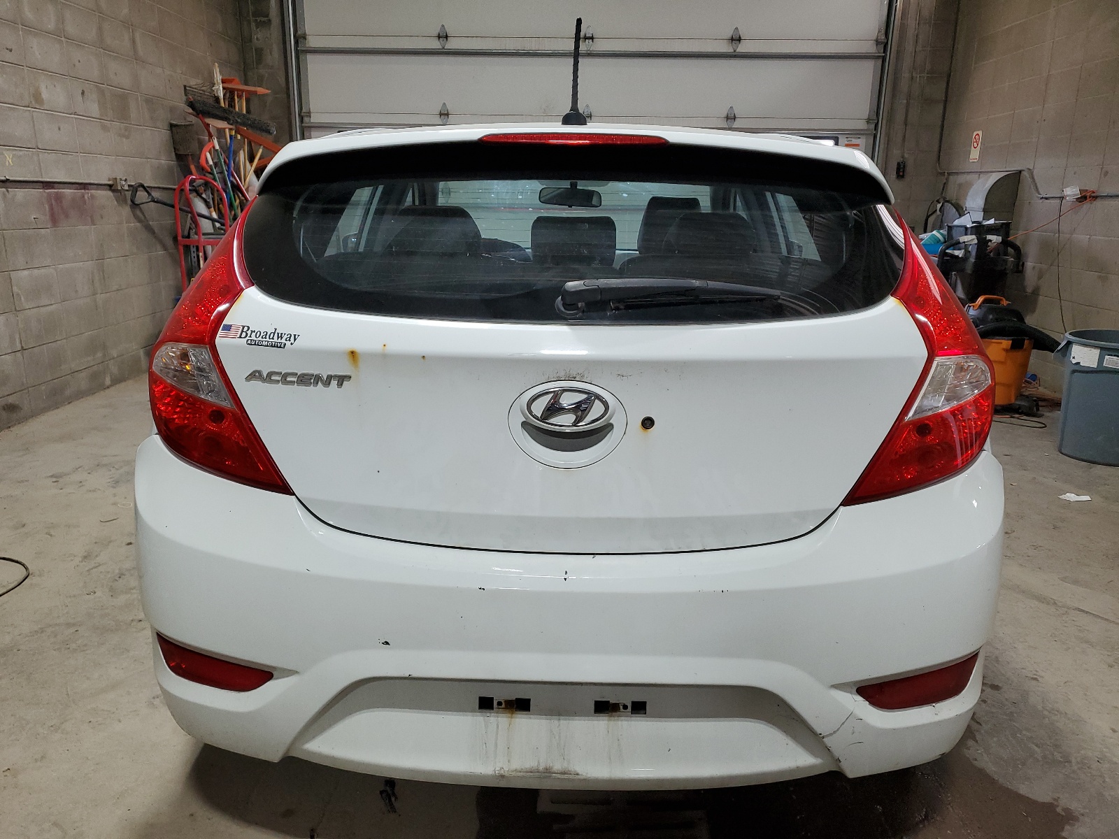 KMHCU5AE2EU190176 2014 Hyundai Accent Gls