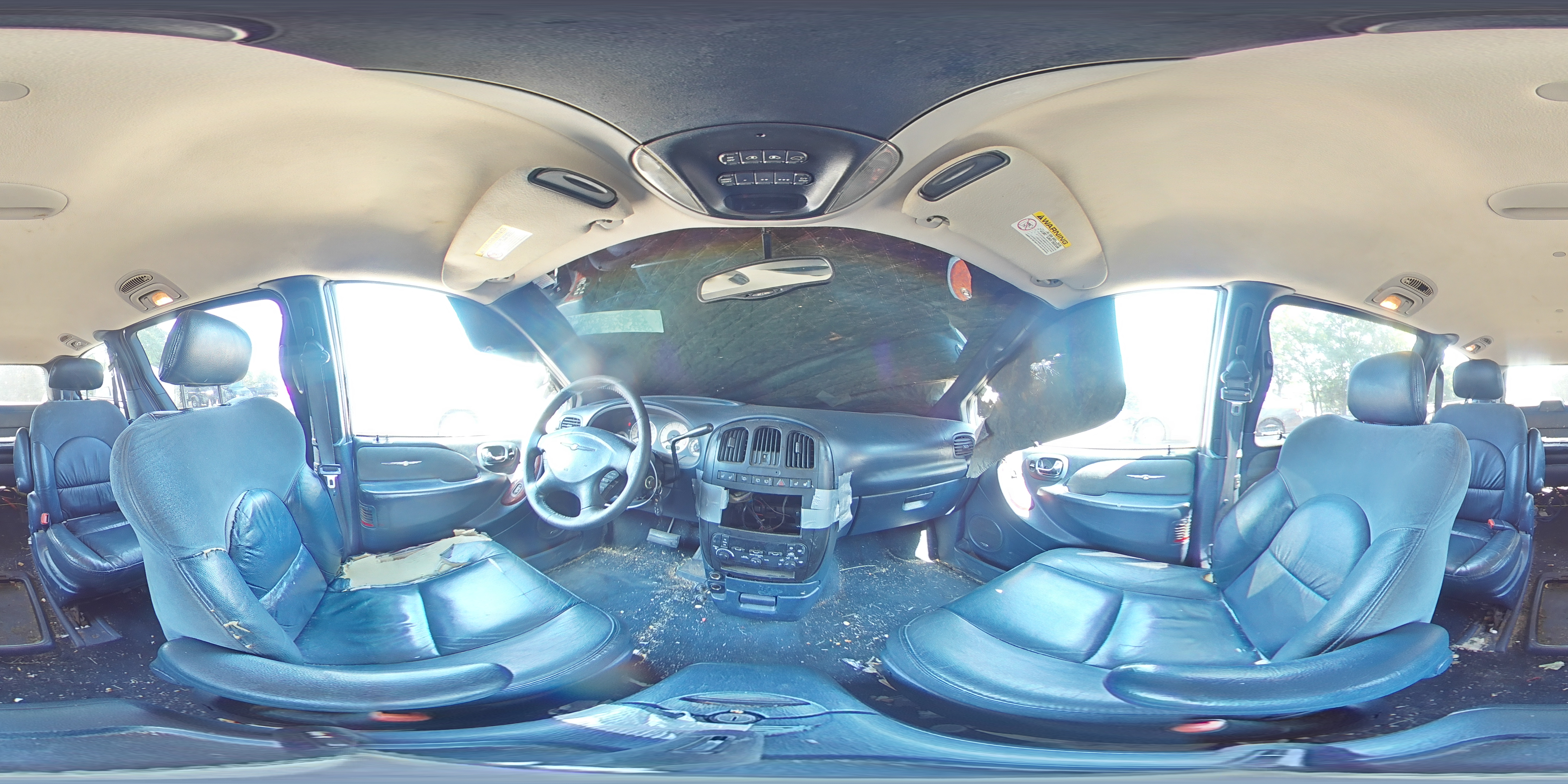 2001 Chrysler Town & Country Limited VIN: 2C8GP64L31R208543 Lot: 61989484