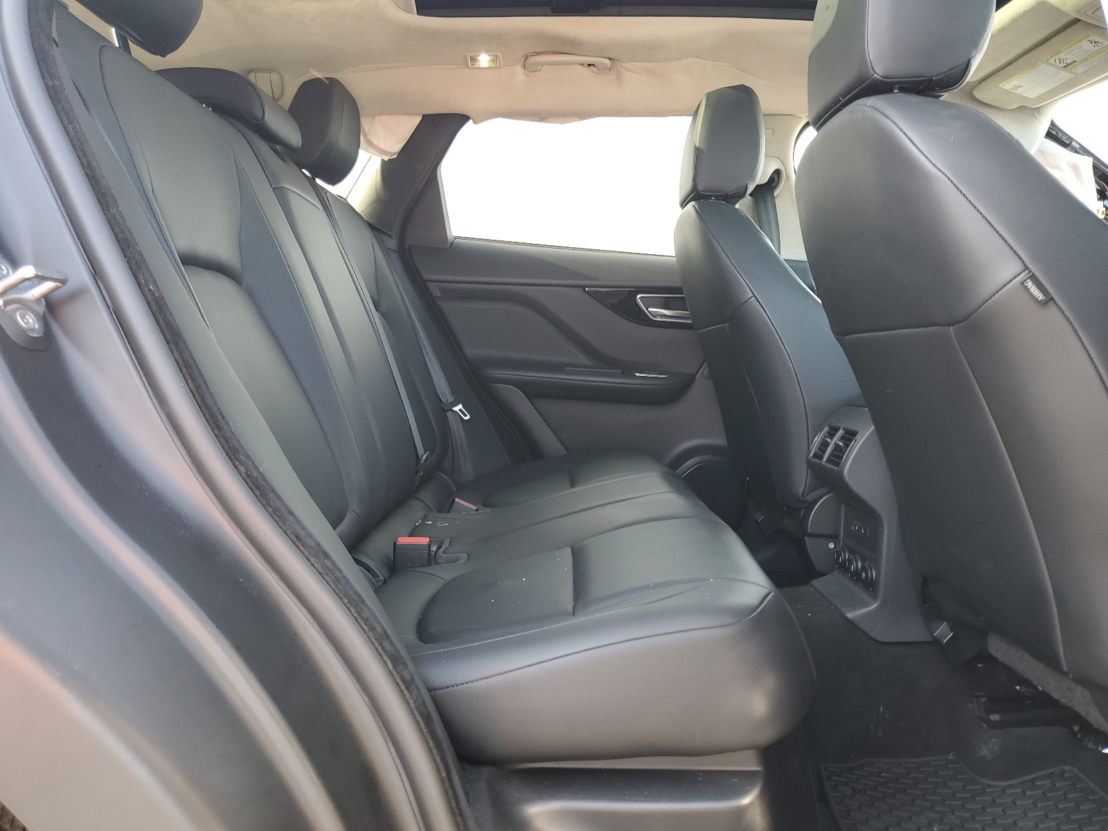 SADCJ2FX3LA619219 2020 Jaguar F-Pace Premium