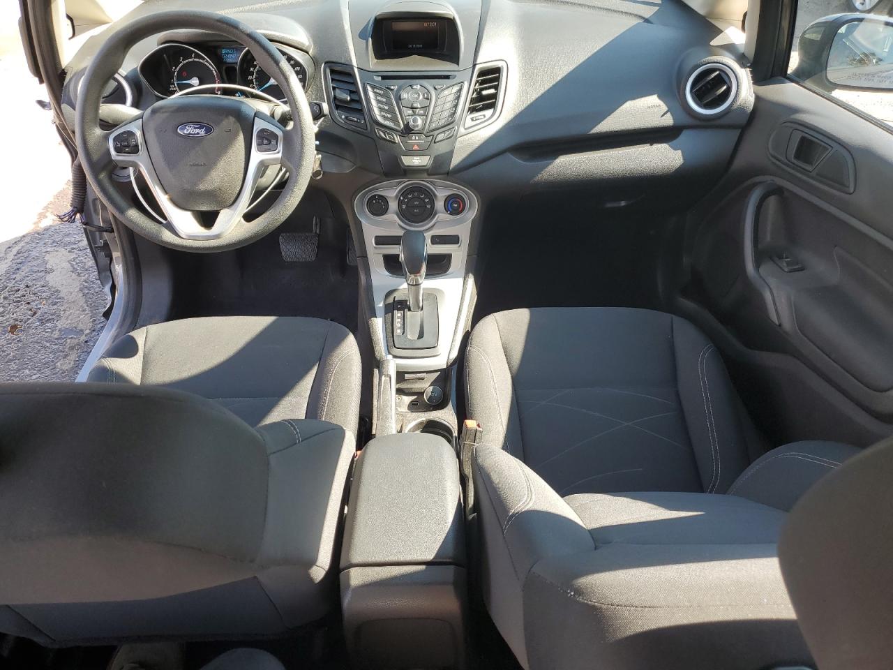 3FADP4BJ8JM123768 2018 Ford Fiesta Se