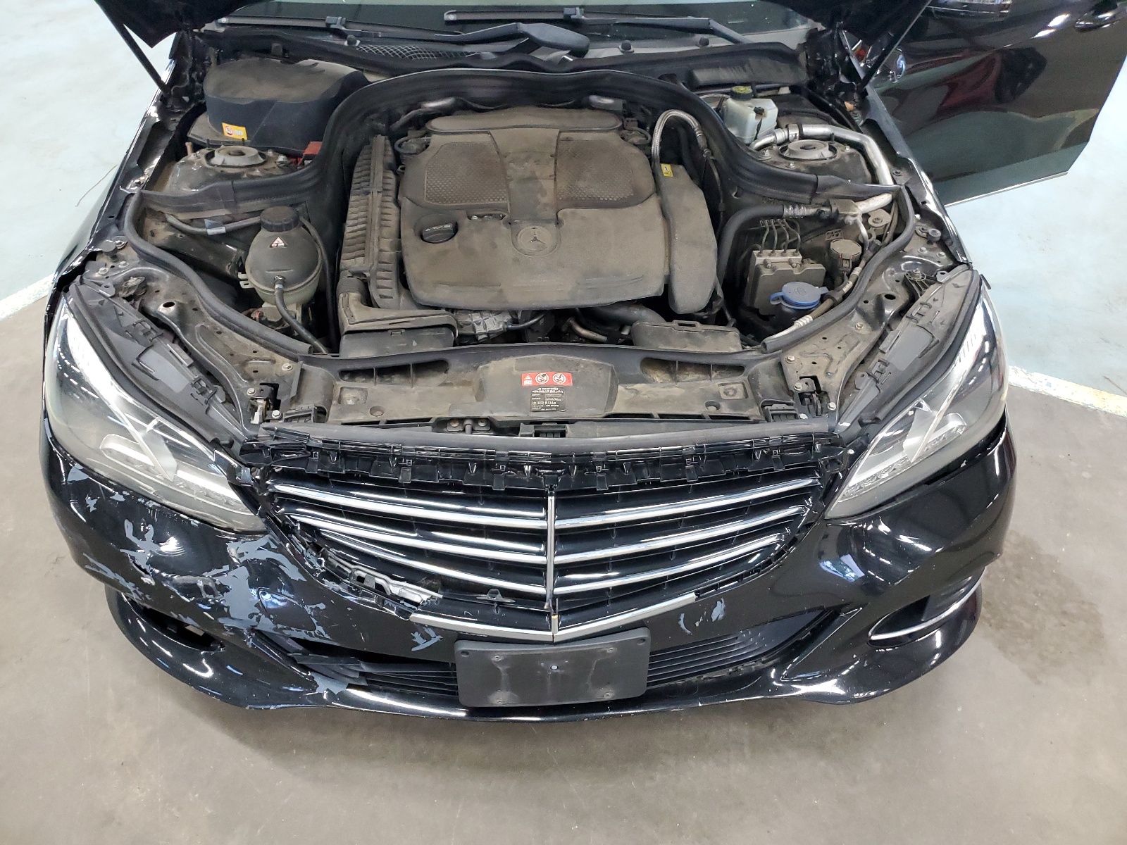 2014 Mercedes-Benz E 350 4Matic vin: WDDHF8JB9EA979217