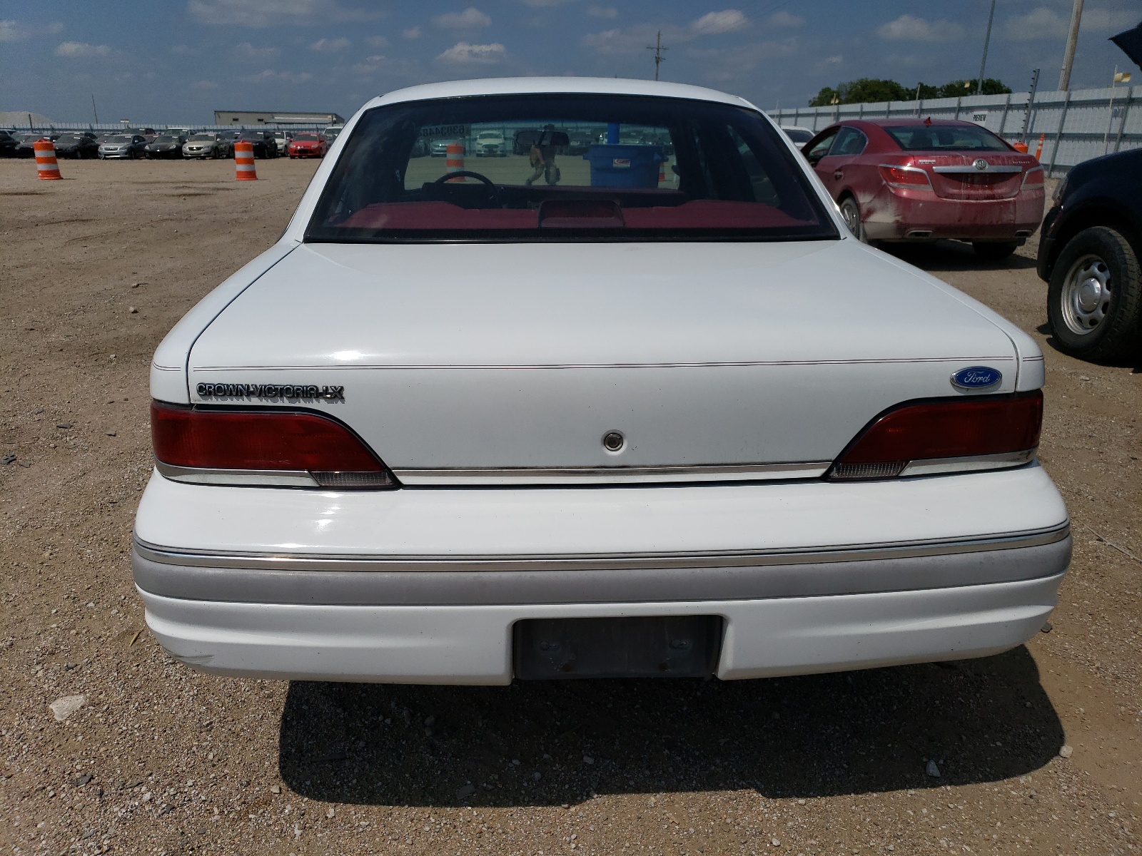 2FACP74W9NX112262 1992 Ford Crown Victoria Lx