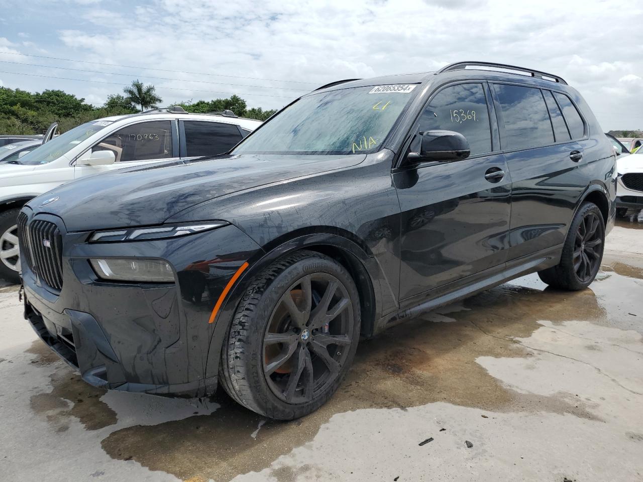 2023 BMW X7 - Image 1