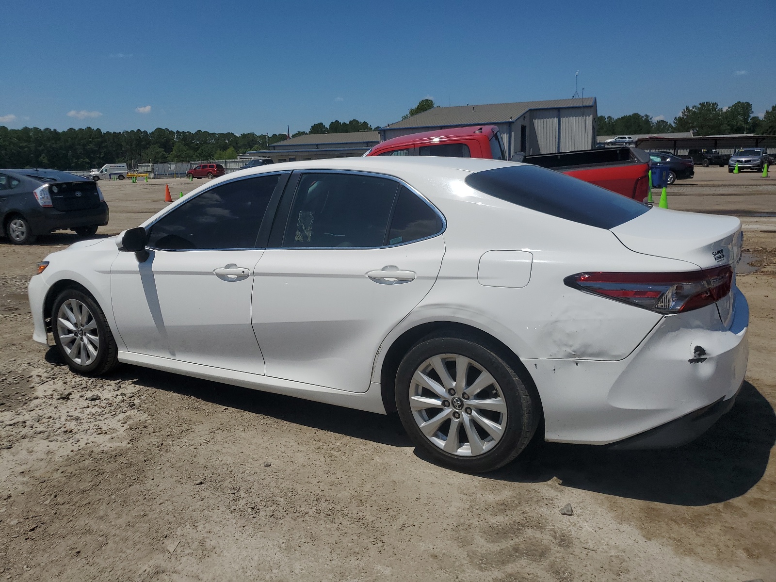 2018 Toyota Camry L vin: 4T1B11HK3JU086587