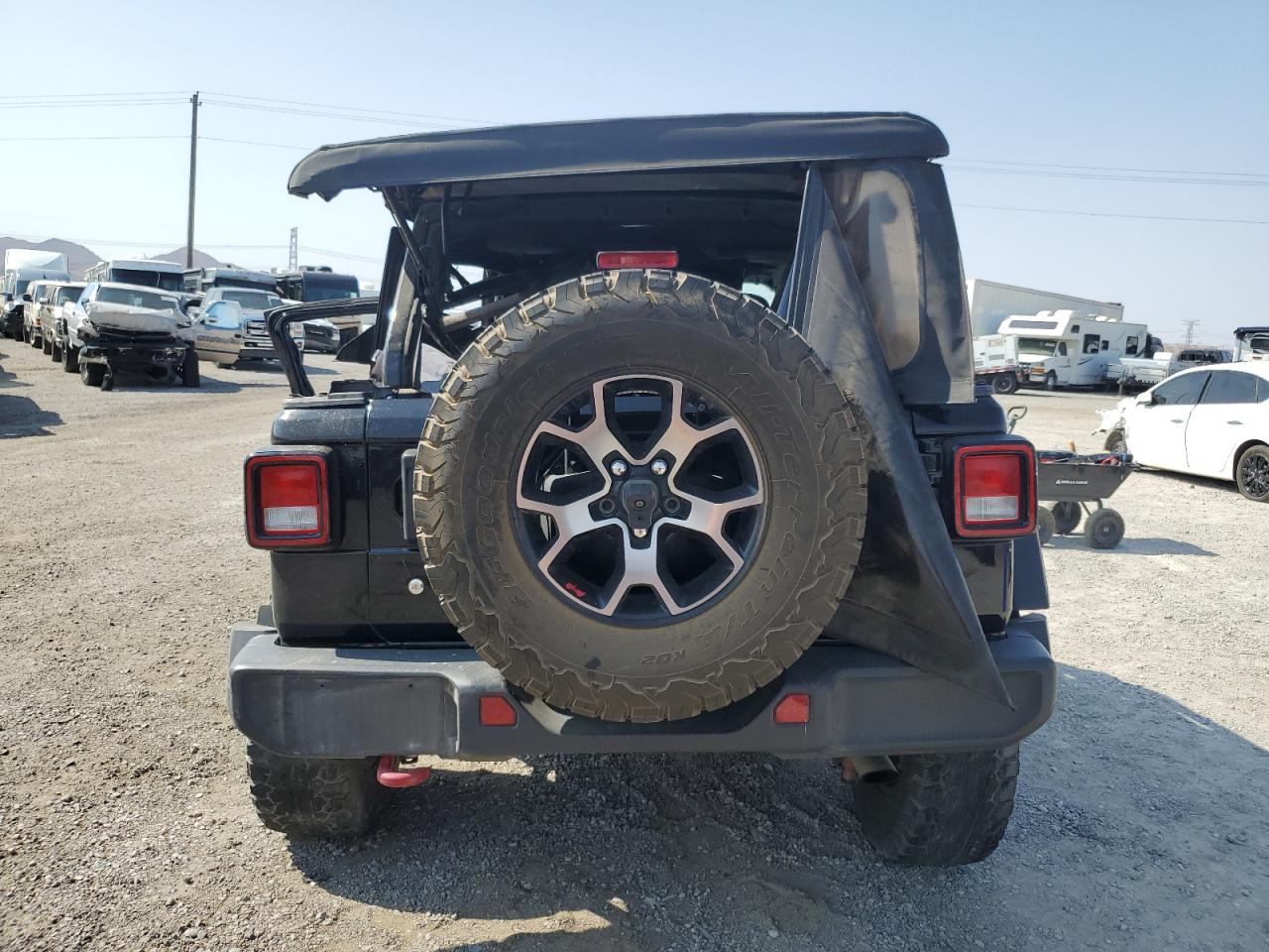 1C4HJXFG4JW229597 2018 Jeep Wrangler Unlimited Rubicon