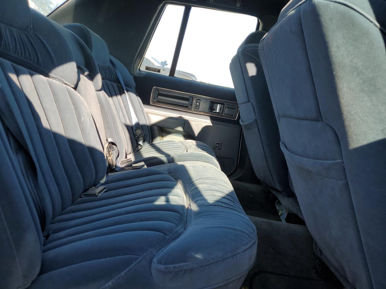 1992 Buick Roadmaster VIN: 1G4BN5377NR412415 Lot: 63187934