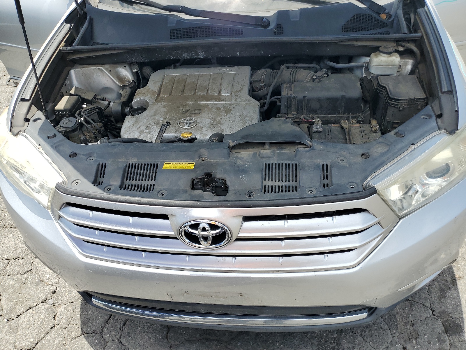 5TDBK3EHXBS049306 2011 Toyota Highlander Base