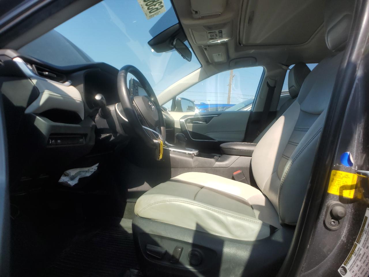 2020 Toyota Rav4 Xle Premium VIN: 2T3C1RFV7LW058575 Lot: 63860884