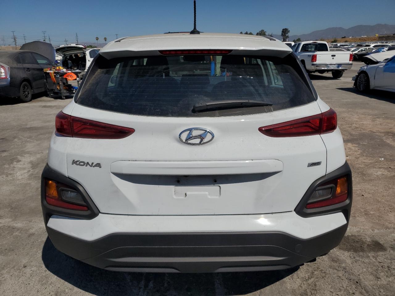 KM8K1CAA3MU664365 2021 Hyundai Kona Se