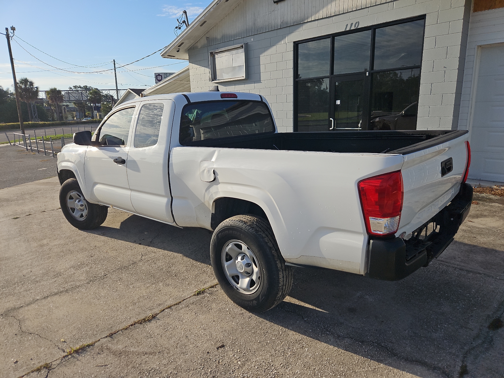 2017 Toyota Tacoma Access Cab vin: 5TFRX5GN7HX098688