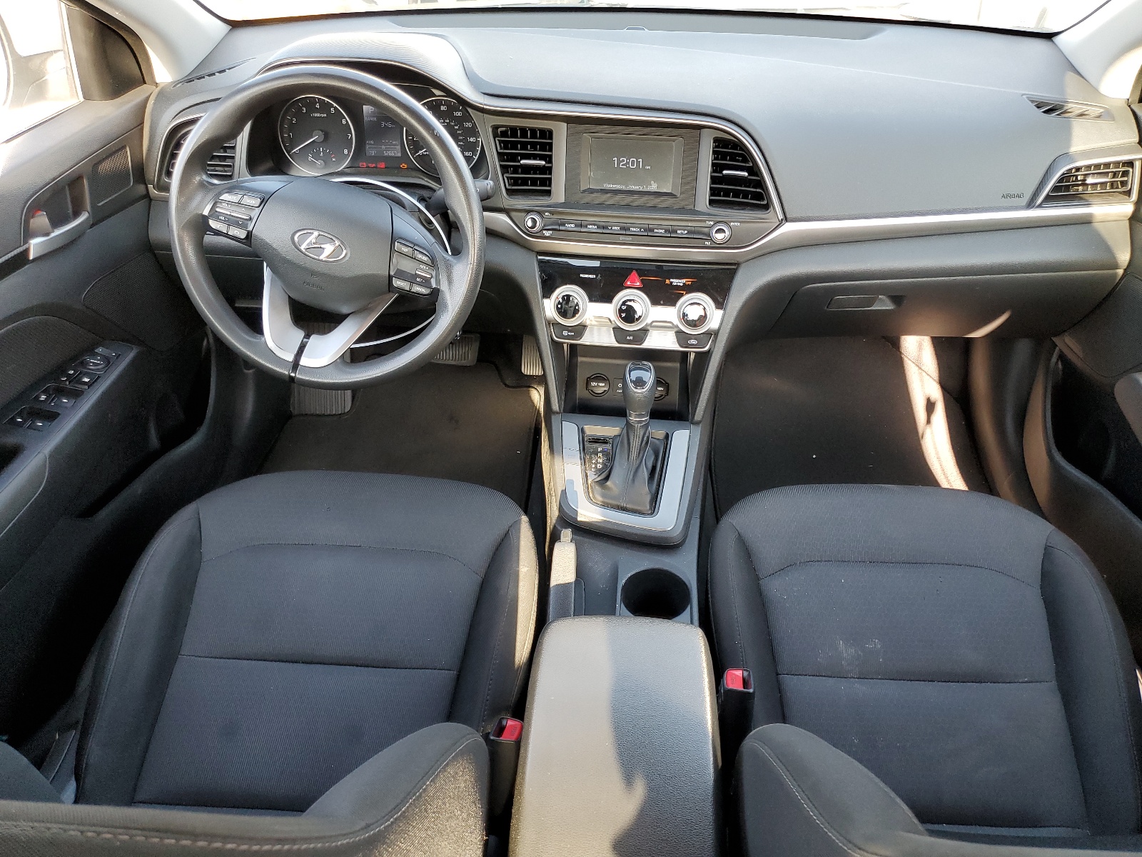 5NPD74LF4KH401366 2019 Hyundai Elantra Se