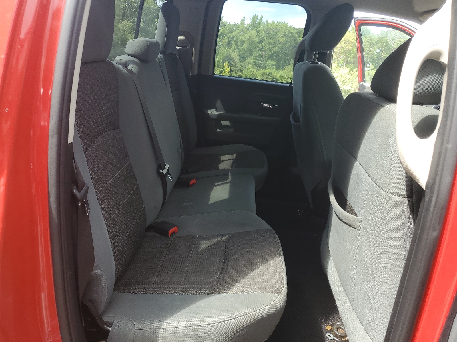 1C6RR7GT7FS696365 2015 Ram 1500 Slt