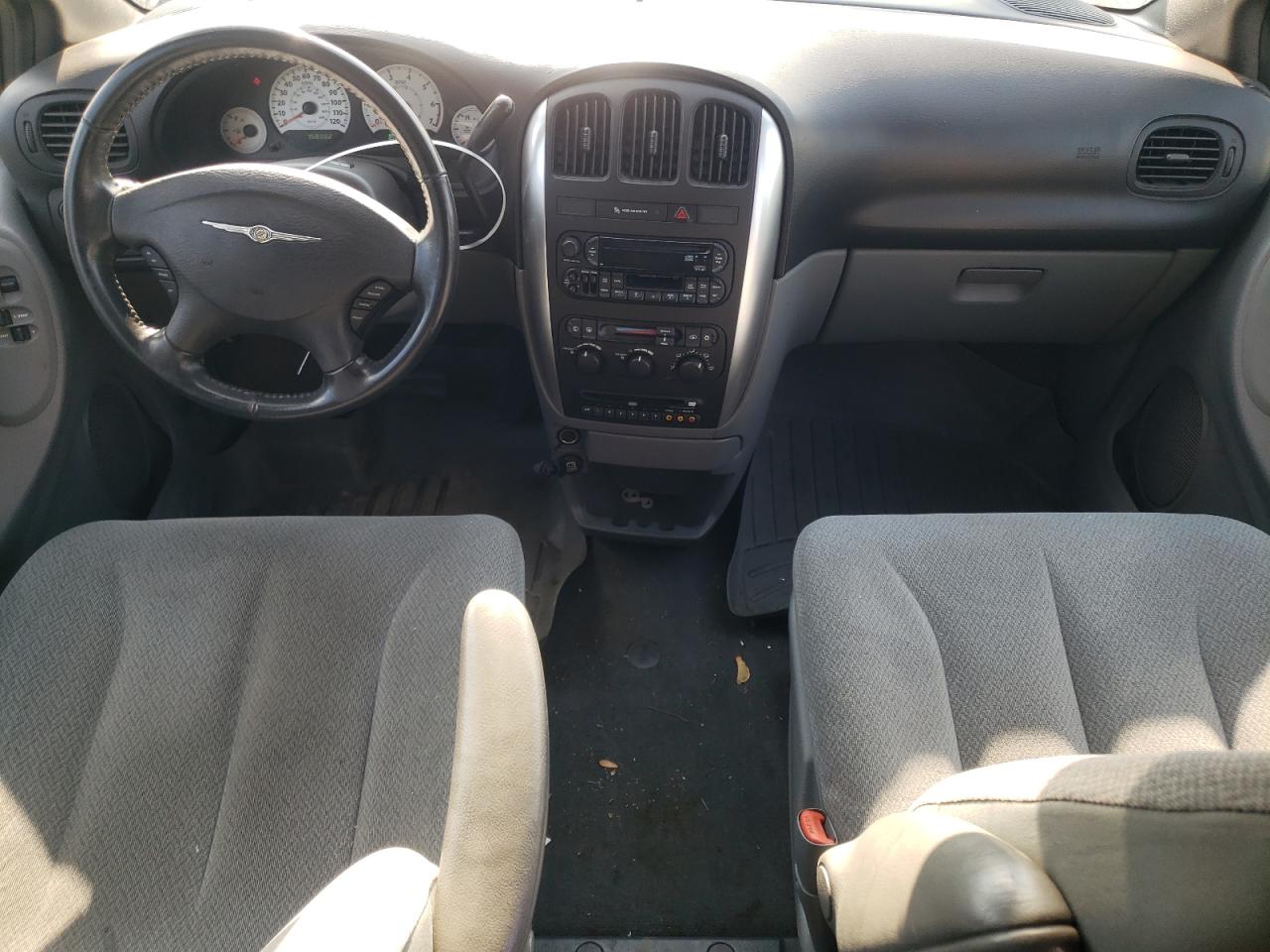 2005 Chrysler Town & Country Touring VIN: 2C4GP54L65R165544 Lot: 64391744