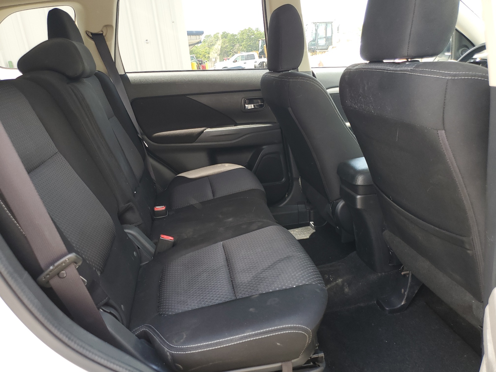 JA4AD2A37GZ039682 2016 Mitsubishi Outlander Es