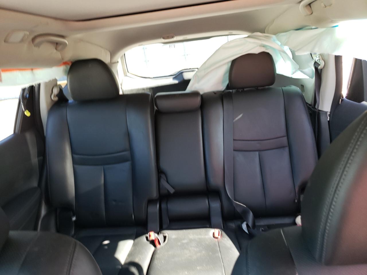 2016 Nissan Rogue - Image 10