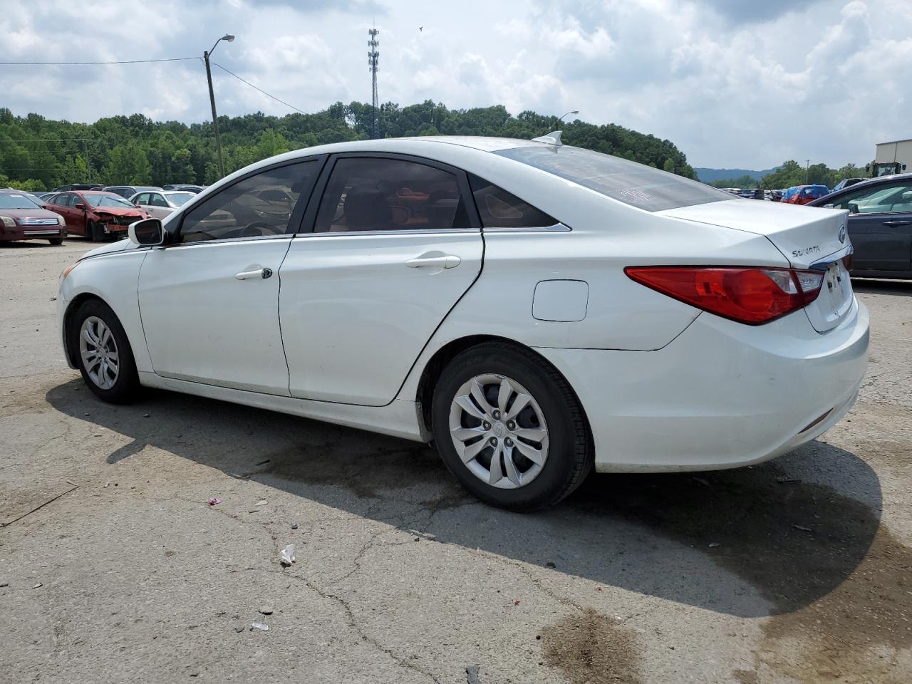 2013 Hyundai Sonata - Image 2