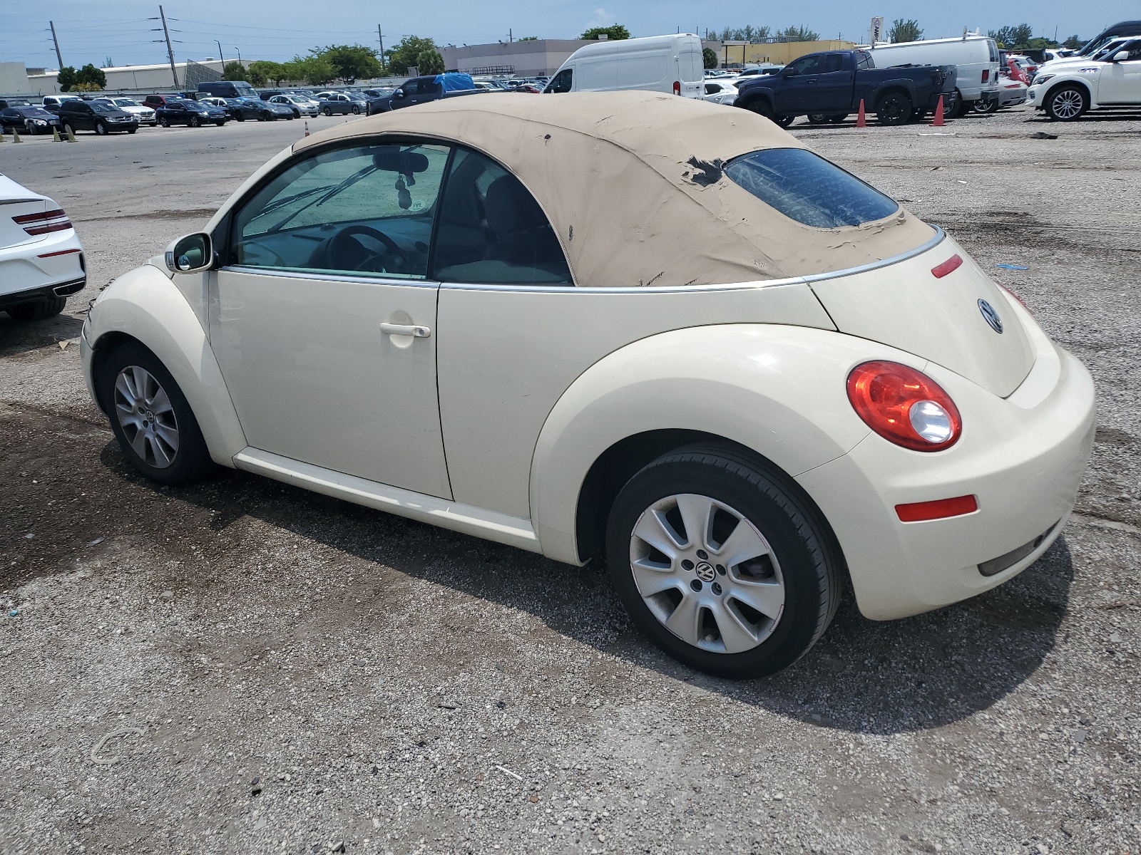 3VWRG3AL2AM004978 2010 Volkswagen New Beetle