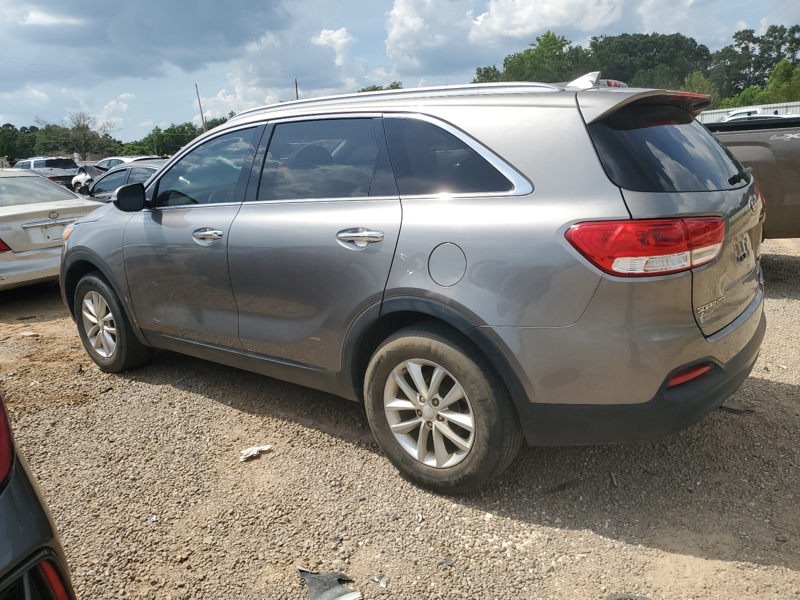 2018 Kia Sorento Lx vin: 5XYPG4A38JG401768