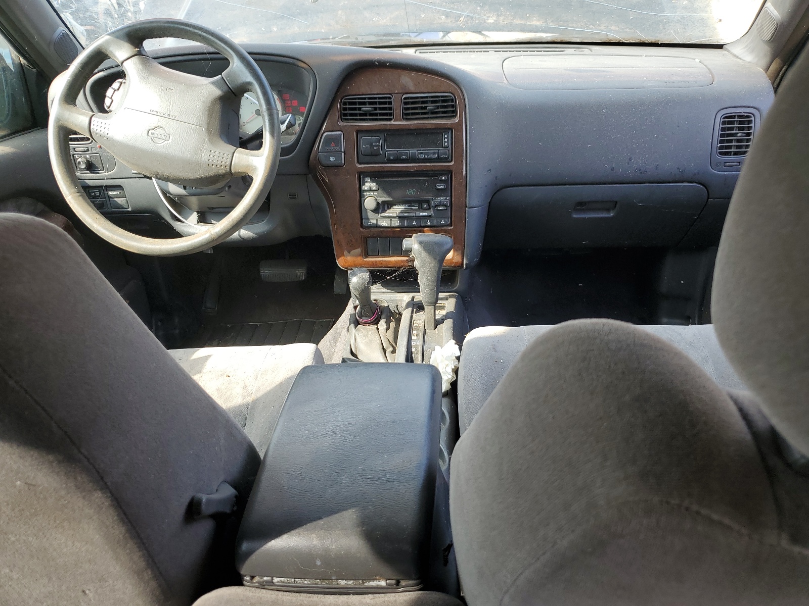 JN8AR07Y4YW421142 2000 Nissan Pathfinder Le