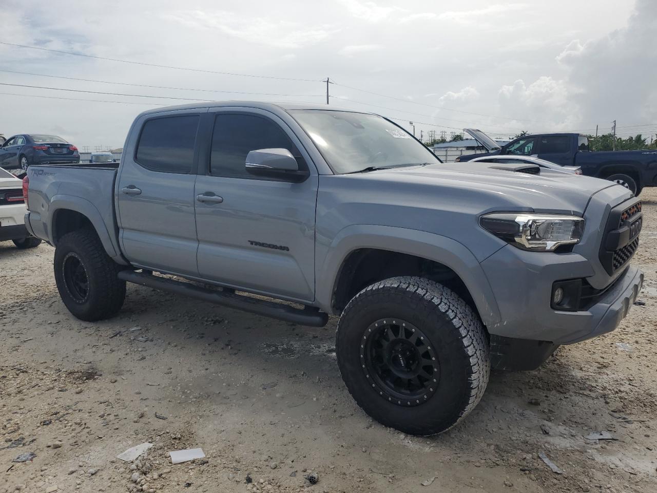 VIN 3TMAZ5CN9JM060856 2018 TOYOTA TACOMA no.4