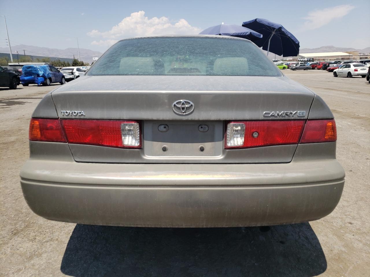 2000 Toyota Camry Ce VIN: 4T1BG22K2YU638894 Lot: 64901904
