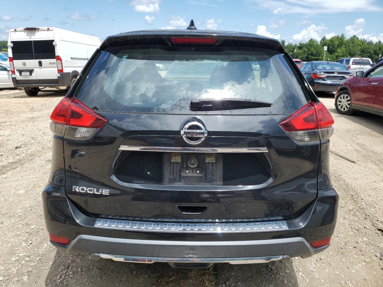 2018 Nissan Rogue S VIN: KNMAT2MTXJP550987 Lot: 65129104