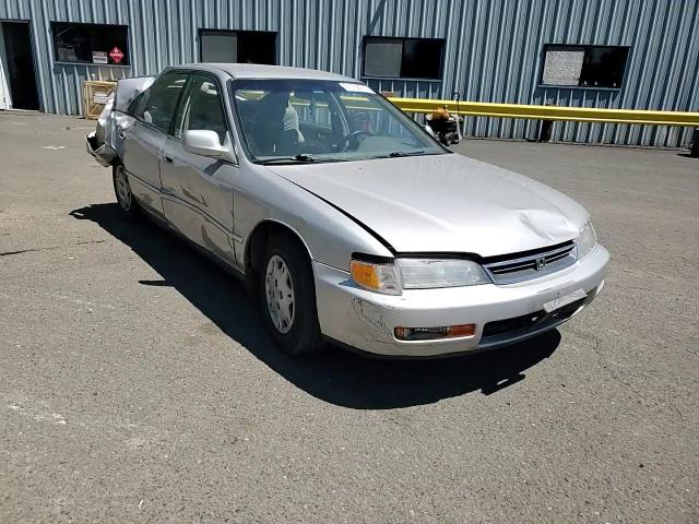 1996 Honda Accord Value VIN: 1HGCD5695TA228712 Lot: 61732274