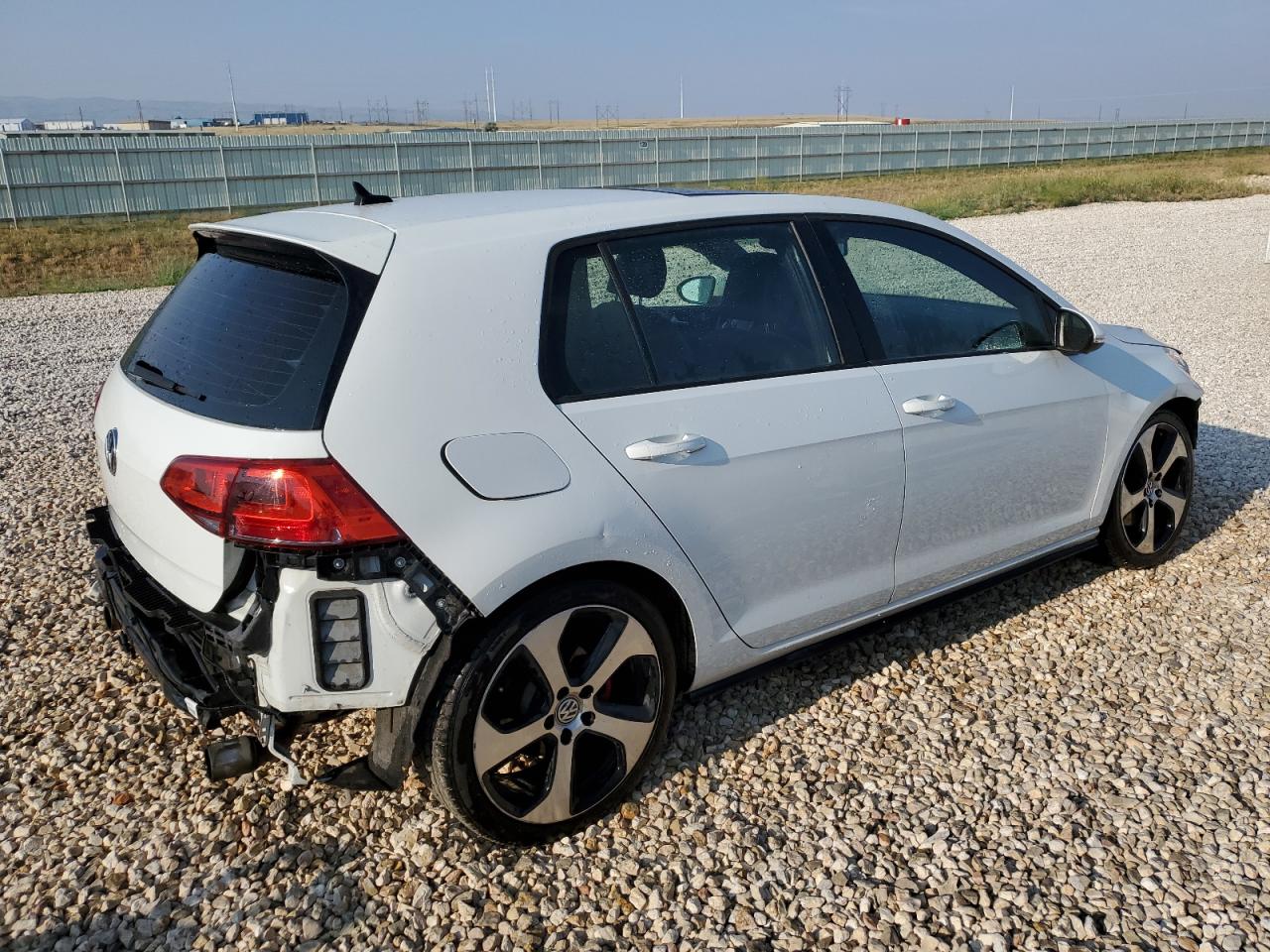 2016 Volkswagen GTI - Image 3