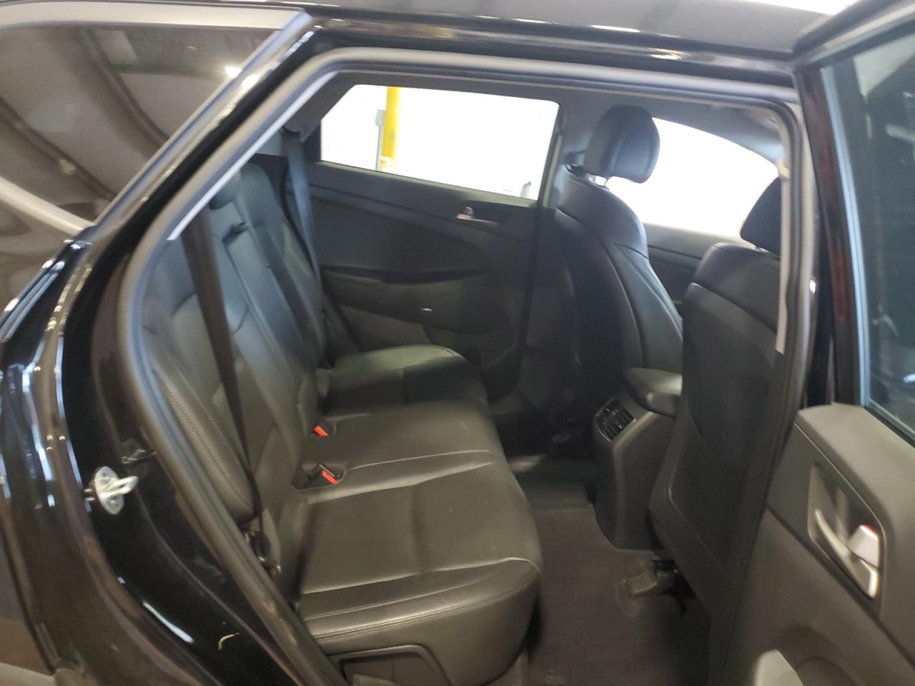 2018 Hyundai Tucson Value VIN: KM8J33A2XJU821223 Lot: 65423224