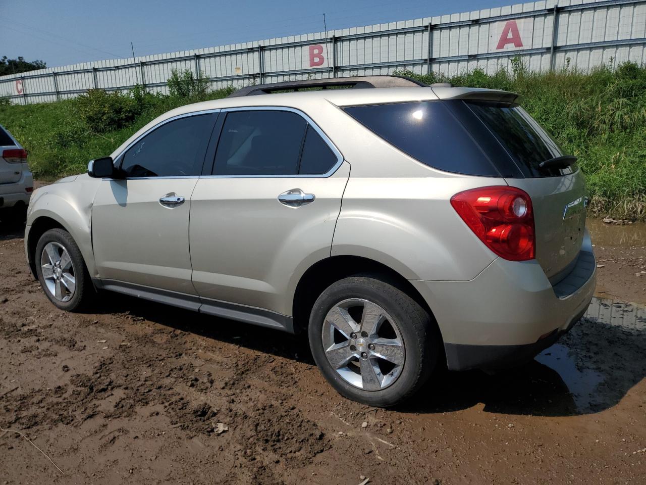 2015 Chevrolet Equinox - Image 2