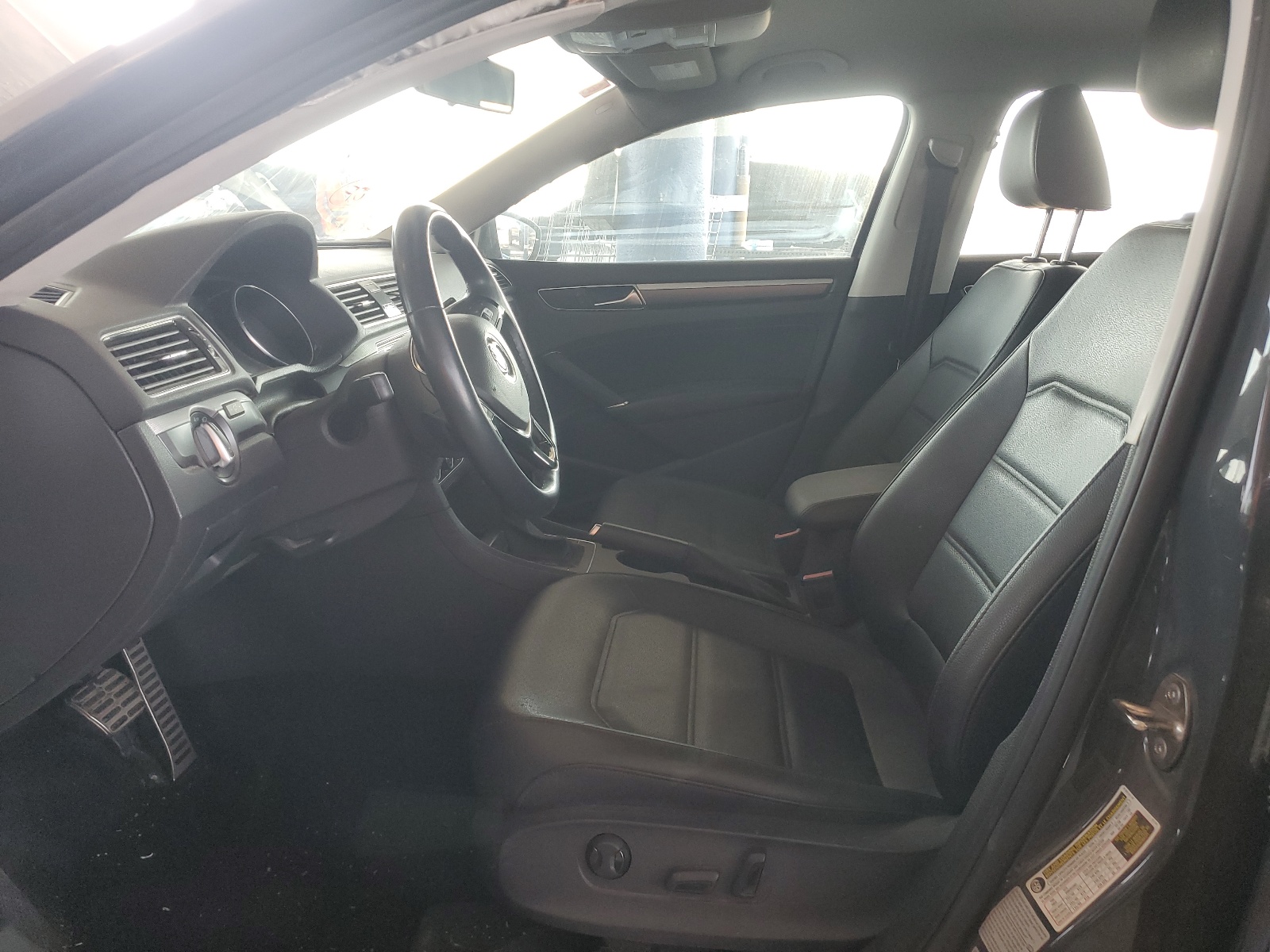 1VWAA7A37JC016471 2018 Volkswagen Passat S