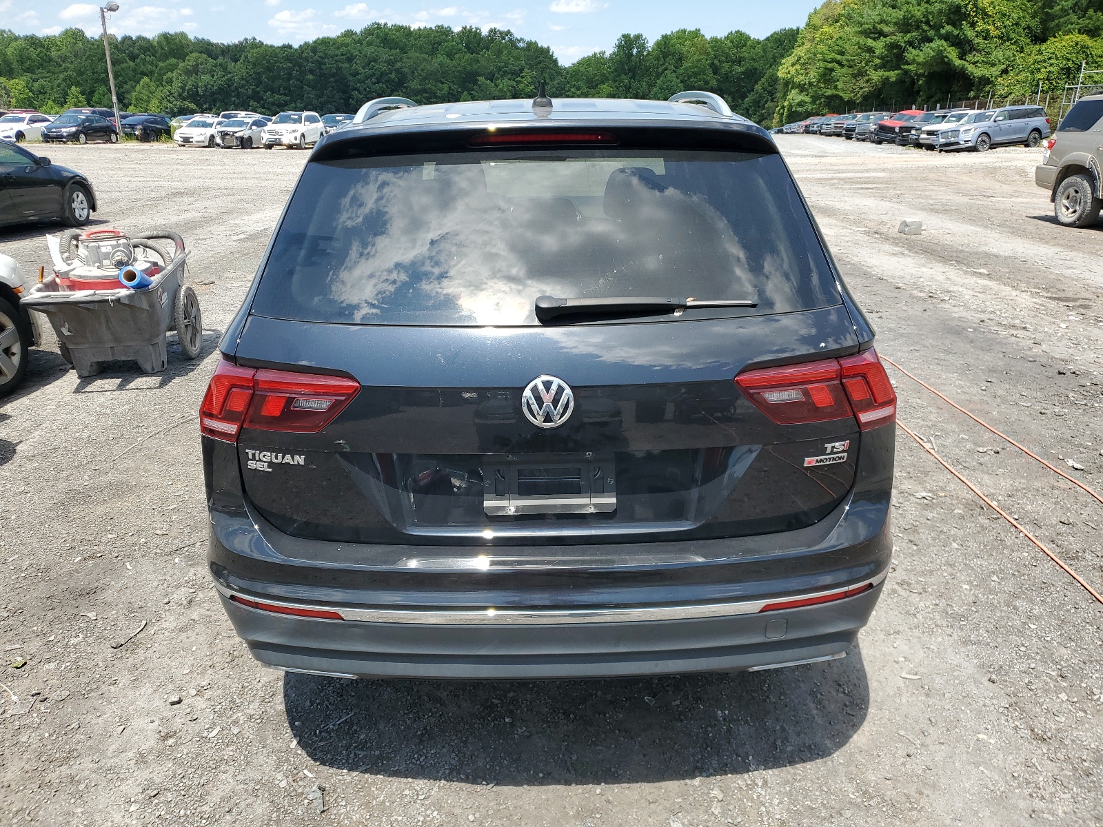 3VV2B7AX4JM142438 2018 Volkswagen Tiguan Se