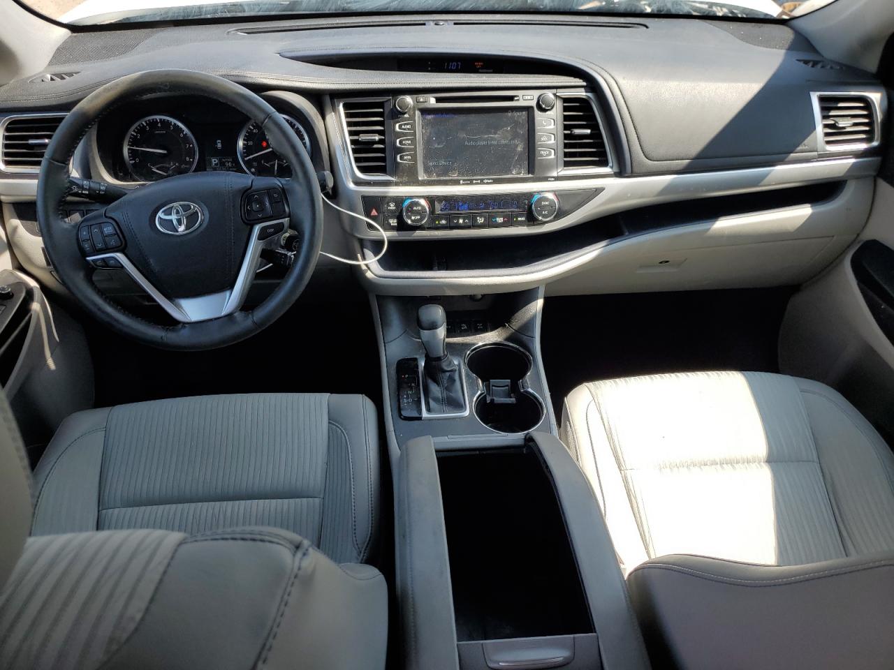 2016 Toyota Highlander Le VIN: 5TDBKRFH9GS318971 Lot: 64696154